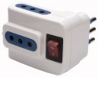Adattatore multiplo con interruttore